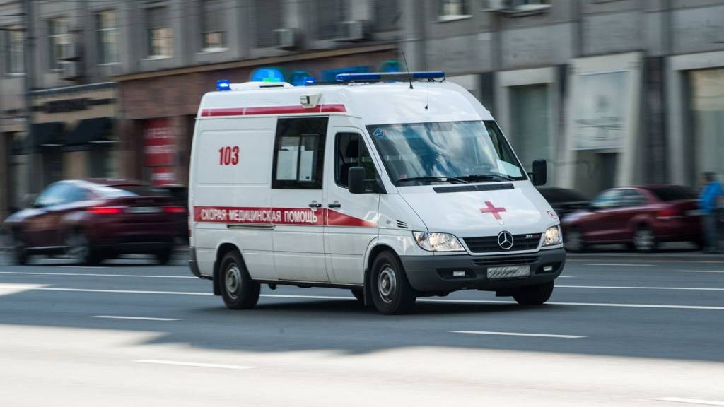 Почему медики скорой помощи не используют бахилы на вызове Фото №1