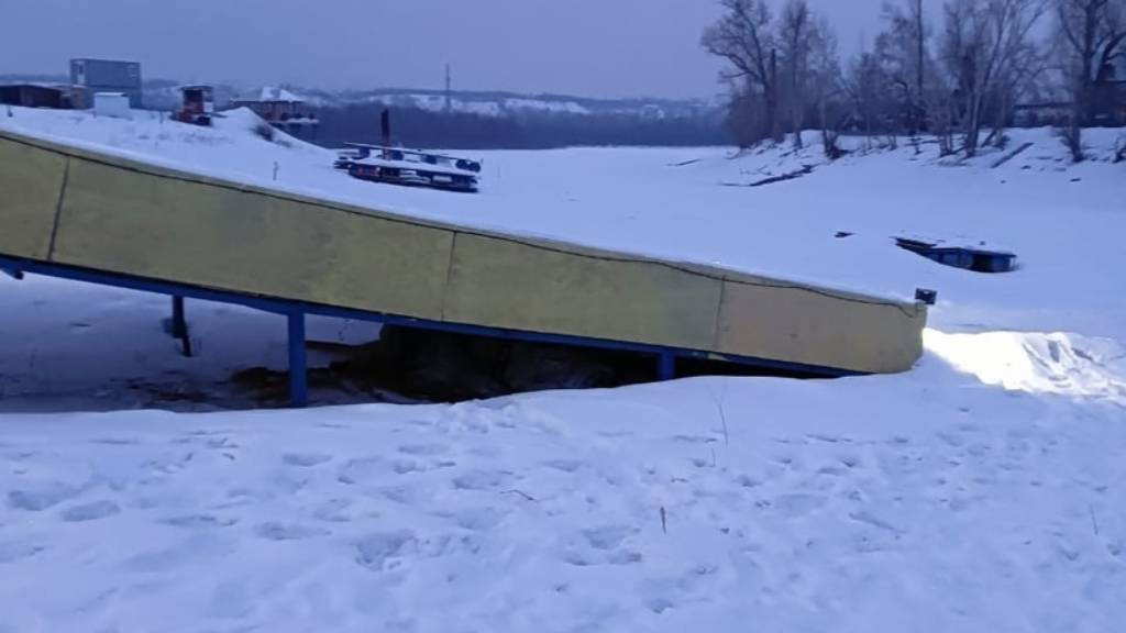 Следственный комитет объявил о проверке после травмы ребенка на горке в Барнауле Фото №1