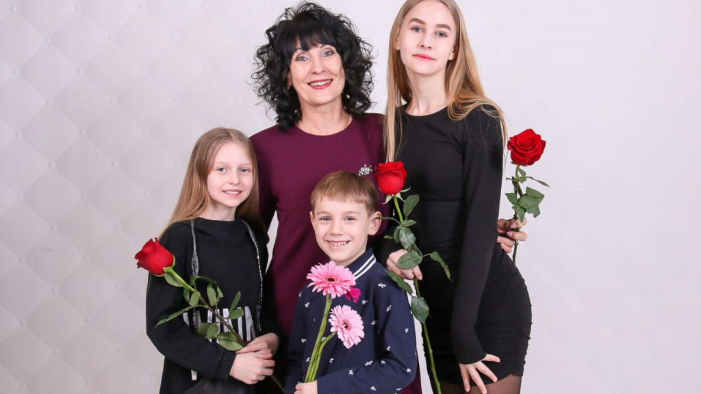 Фото: Мария Кибякова / Светлана Бурцева с внучками