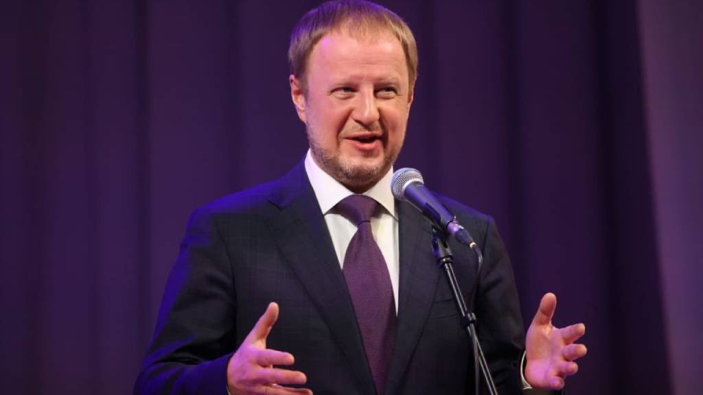 Глава региона Виктор Томенко вручил награды представительницам разных отраслей за профессионализм и наставничество Фото №5