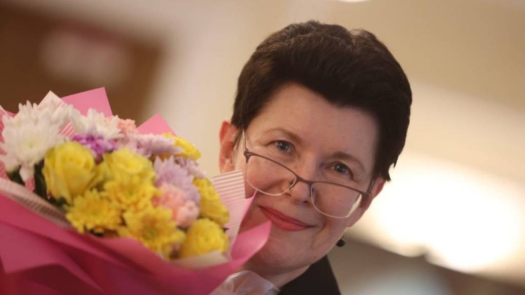 Глава региона Виктор Томенко вручил награды представительницам разных отраслей за профессионализм и наставничество Фото №6