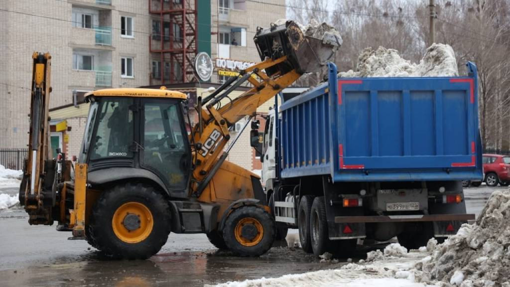 Накануне Дня работника ЖКХ губернатор Алтайского края побывал в котельной №1 в Новоалтайске Фото №5
