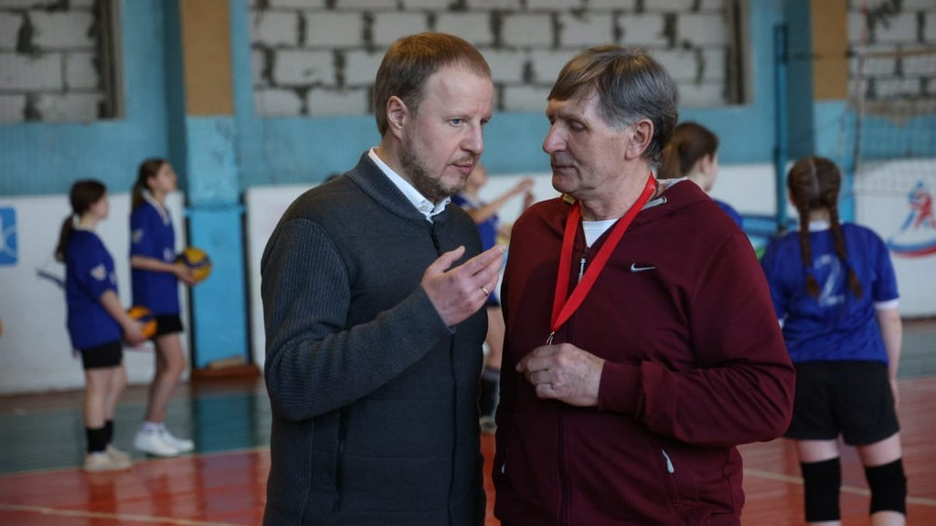 Губернатор Виктор Томенко находится в рабочей поездке в Завьяловском районе Фото №3