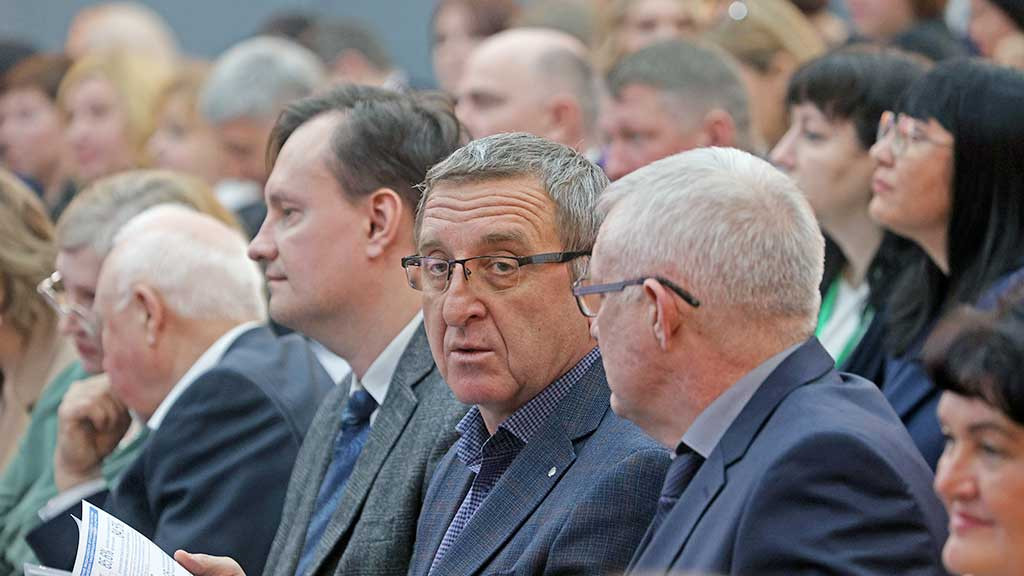 В Алтайском крае студенты-медики охотно переходят с платного обучения на целевое Фото №1