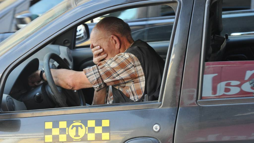 Житель Кисловодска обманывал барнаульских таксистов через интернет Фото №1