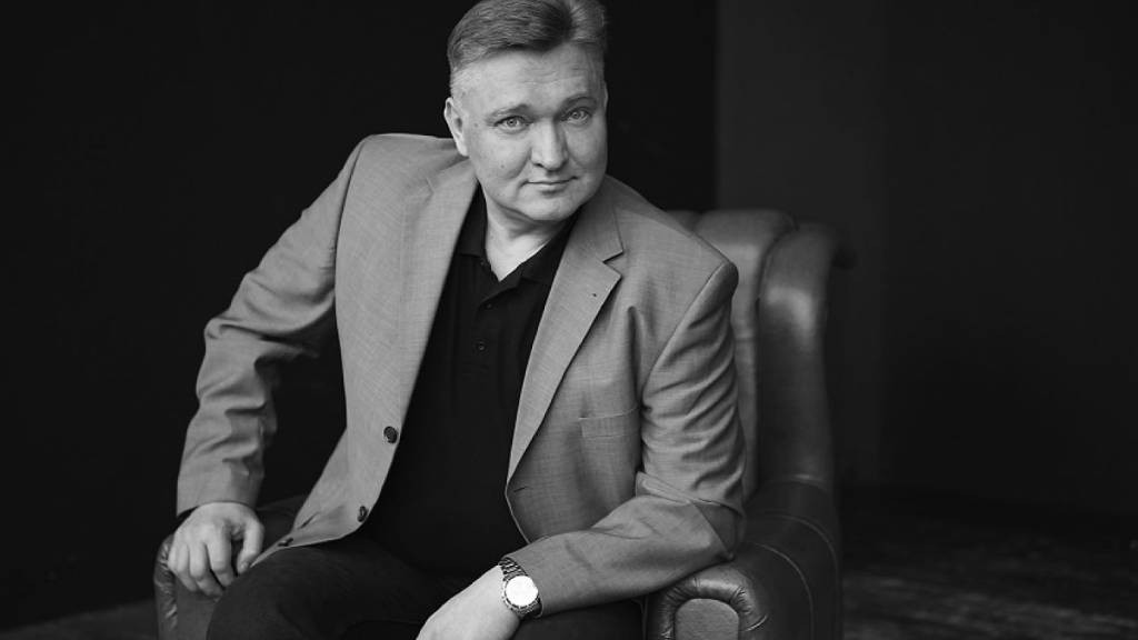 Ушел из жизни известный алтайский тележурналист Владислав Сухачев Фото №1