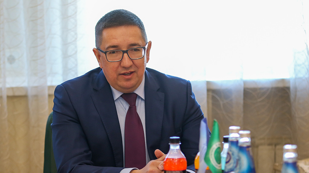 Слушатели Президентской программы подготовки управленческих кадров посетили Барнаульский пивоваренный завод Фото №5