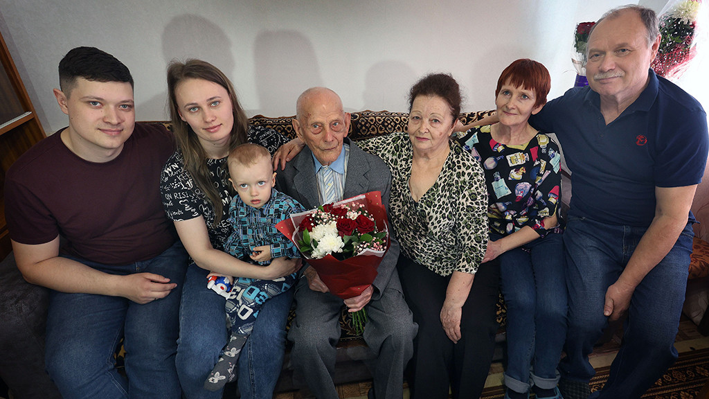 В чем секрет. Житель Алтайского края встретил 100-летний юбилей Фото №1