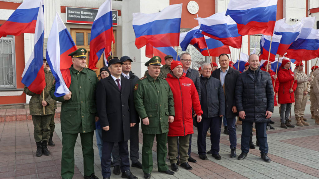 Игорь Степаненко: «За время проведения СВО сотни тонн грузов были отправлены из Алтайского края» Фото №3