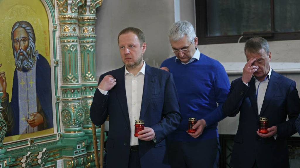 Виктор Томенко поздравил жителей Алтайского края с Пасхой Фото №1
