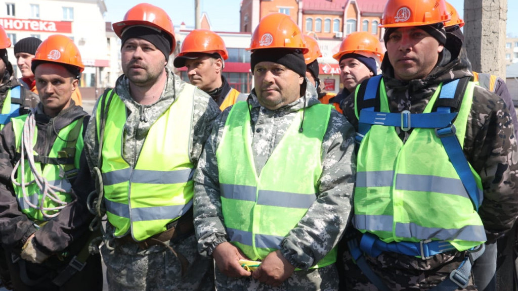 Губернатор Алтайского края Виктор Томенко побывал с рабочей поездкой в Бийске Фото №2