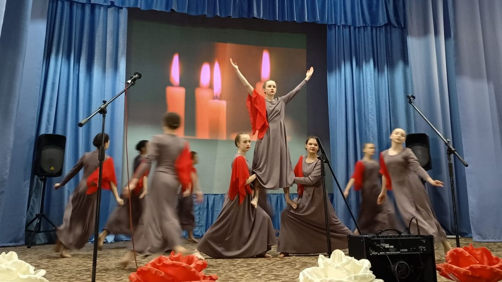 В Каменском районе вся сельская школа собирала подарки для солдат Фото №2