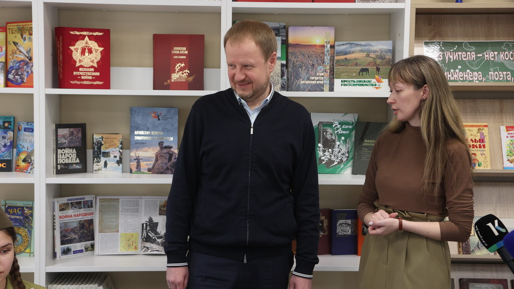 Губернатор Алтайского края Виктор Томенко посетил социальные объекты Алейска Фото №3