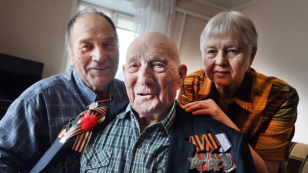 100-летие отпраздновал участник Великой Отечественной войны из Алтайского края Фото №1