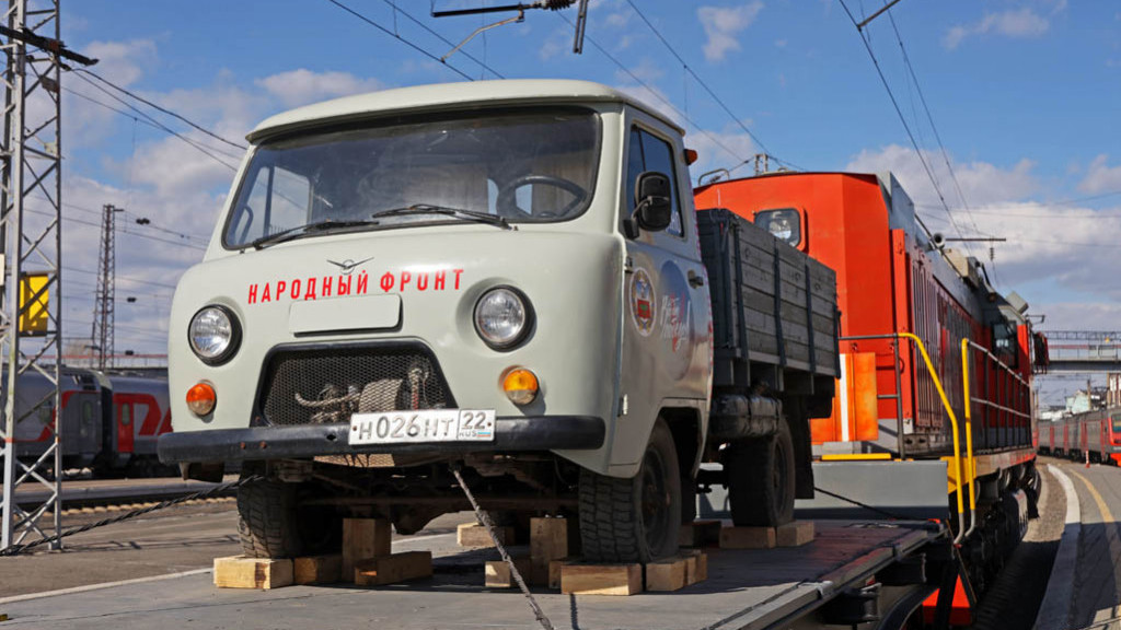 В День Победы бойцы СВО получили автомобили из Алтайского края Фото №1