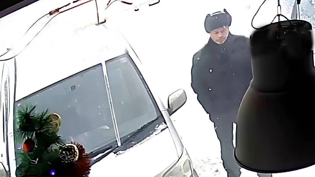 Жители Алтайского края могут помочь полиции в установлении личности подозреваемого Фото №1