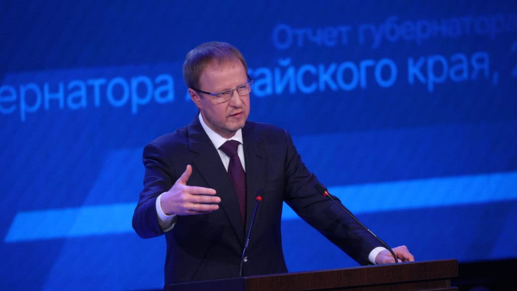 Фото: Андрей Каспришин / Виктор Томенко выступил с отчетом перед депутатами АКЗС