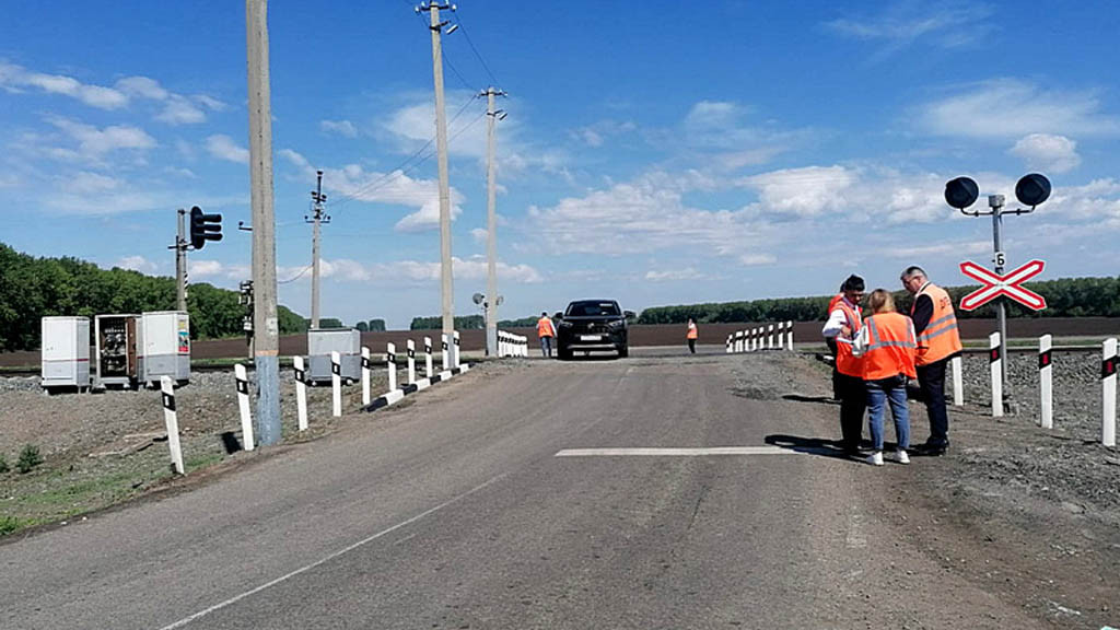 В Алтайском крае проходит акция по снижению аварийности на железнодорожных переездах Фото №1