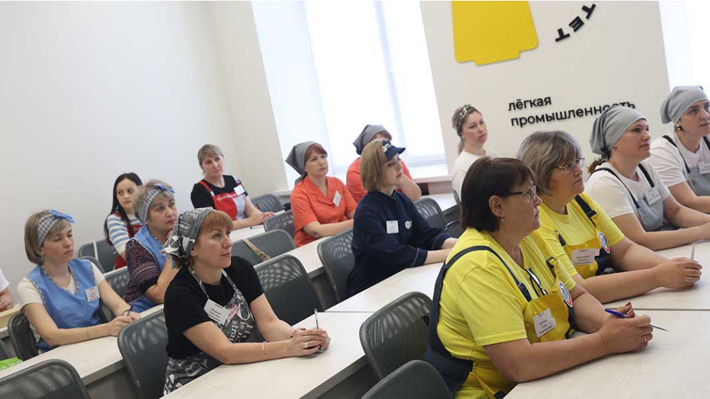 Лучшие швеи Алтайского края приняли участие в конкурсе в Барнауле Фото №2