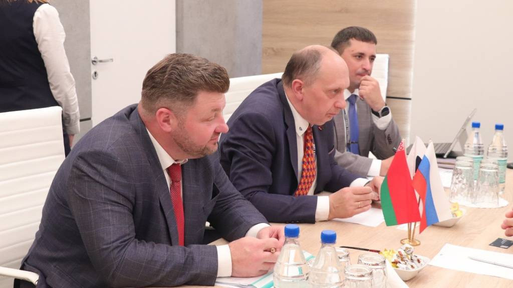 Алтайский край и Минский тракторный завод договорились о создании учебной базы для подготовки профильных кадров в регионе Фото №2