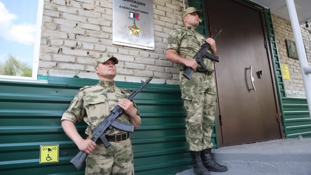 В Рубцовске открыли мемориальную доску Герою России Олегу Шипицину Фото №3