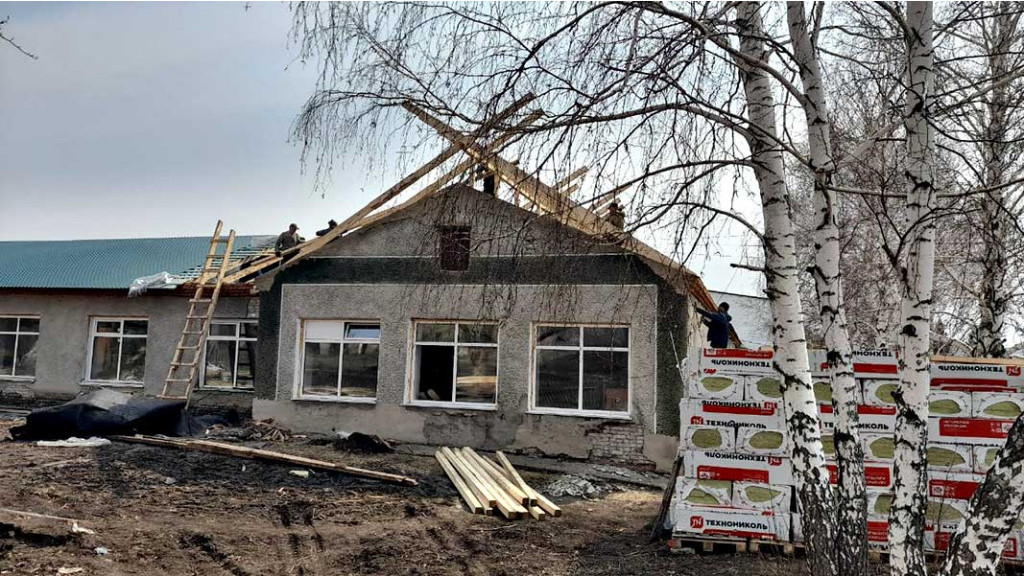 В Змеиногорском районе проходит масштабный ремонт школы Фото №2