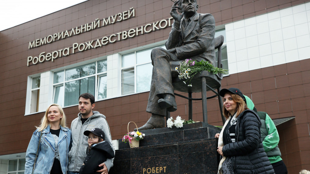 «Спасибо вам за память». В Алтайском крае завершился фестиваль Роберта Рождественского Фото №1