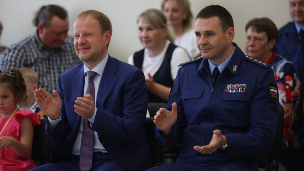 Виктор Томенко: После запуска детского сада мы полностью решили вопрос с местами для детей от полутора до трех лет в Бийске Фото №1