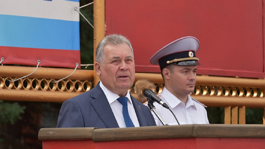Александр Романенко вручил дипломы выпускникам Барнаульского юридического института МВД России Фото №1