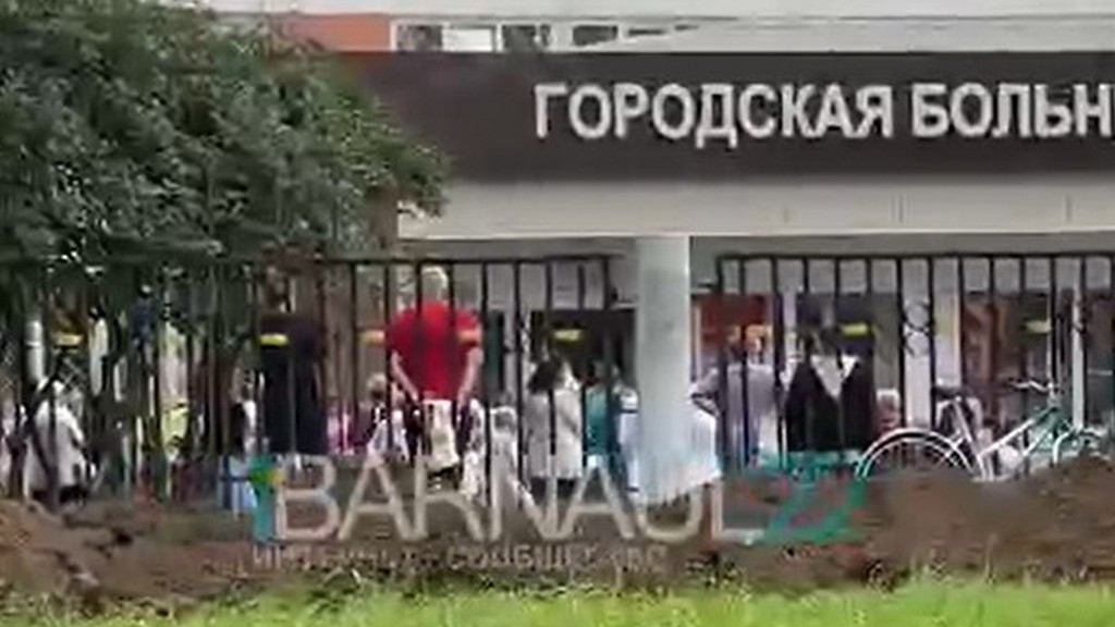 В Барнауле из-за сообщений о минировании эвакуировали автовокзал и горбольницу № 4