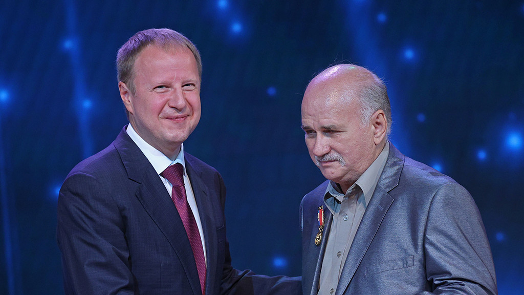 Виктор Томенко: «Промышленность работает на развитие Алтайского края» Фото №1