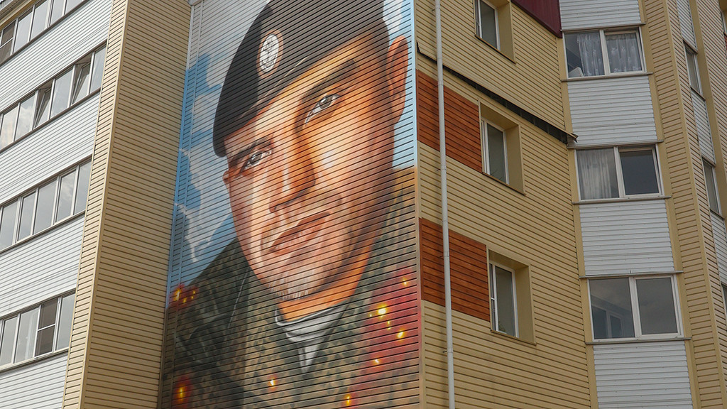 Как в Алтайском крае увековечивают имена героев СВО Фото №1