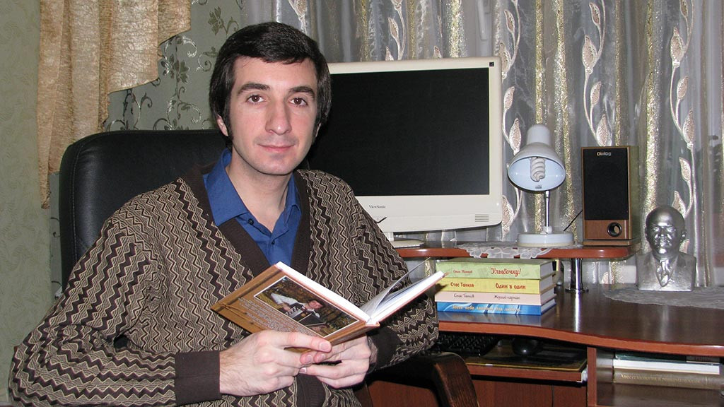 Жизнь сквозь смех: алтайский врач-кардиолог пишет юмористические рассказы Фото №1