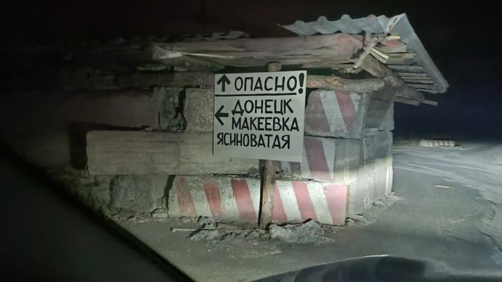 Жительница Барнаула помогает в Крыму собирать гуманитарную помощь и доставляет ее на территории боевых действий Фото №1