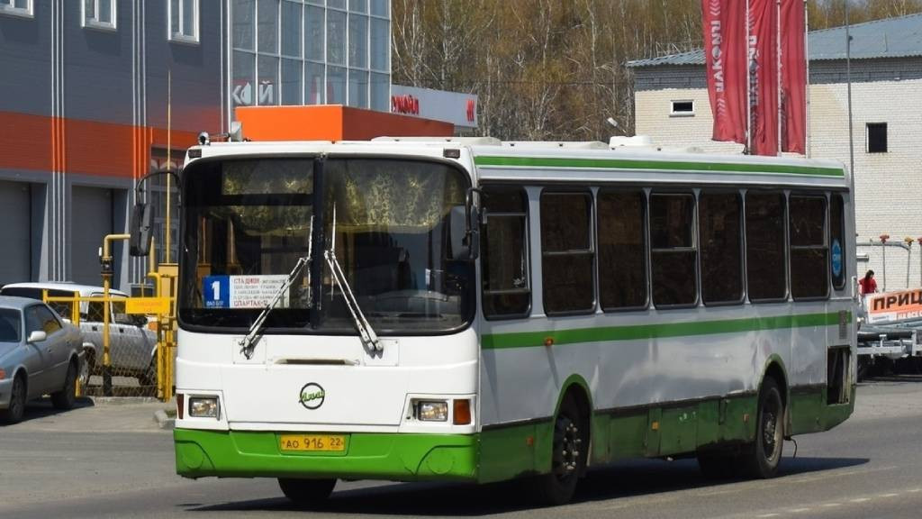 «Что с автобусами?»: жители Барнаула недовольны работой общественного транспорта Фото №1