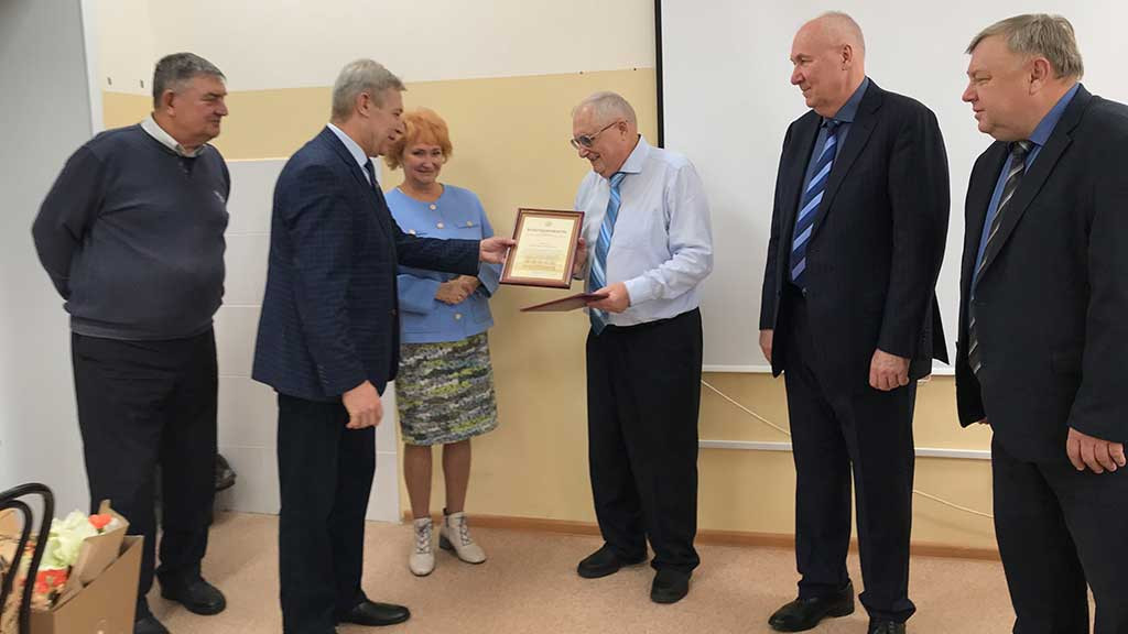 Депутаты АКЗС поздравили с юбилеем инициатора Семипалатинской программы Владимира Колядо Фото №1