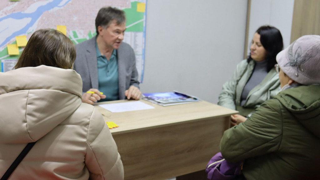 Александр Терентьев пообщался с жителями Бийска о насущных проблемах Фото №6