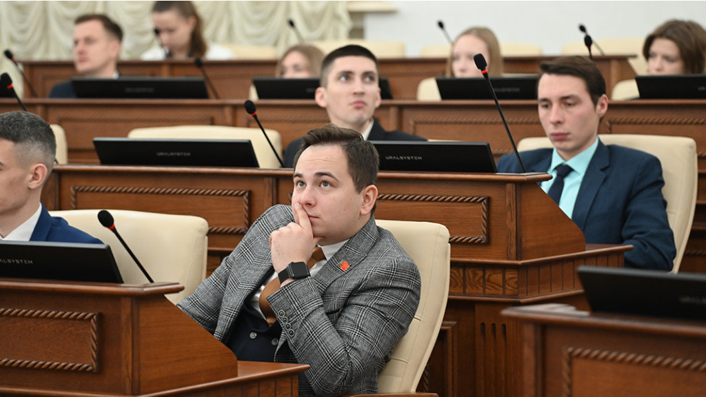 Как прошла пятая сессия Молодёжного парламента Алтайского края Фото №3