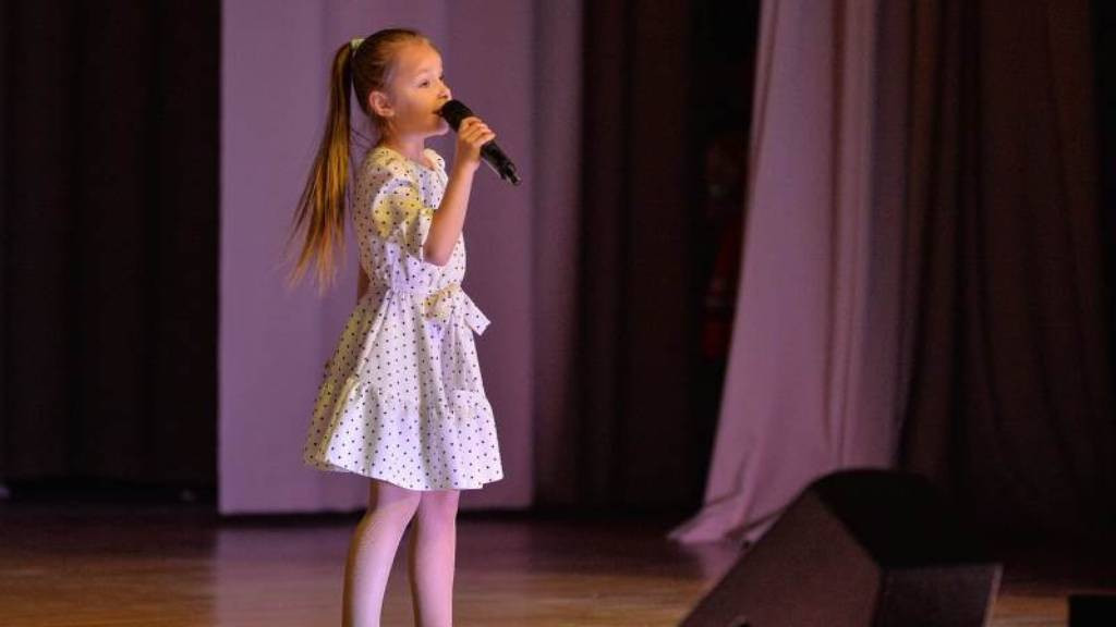 Жительница Барнаула стала победителем фестиваля детской патриотической песни Росгвардии Фото №1