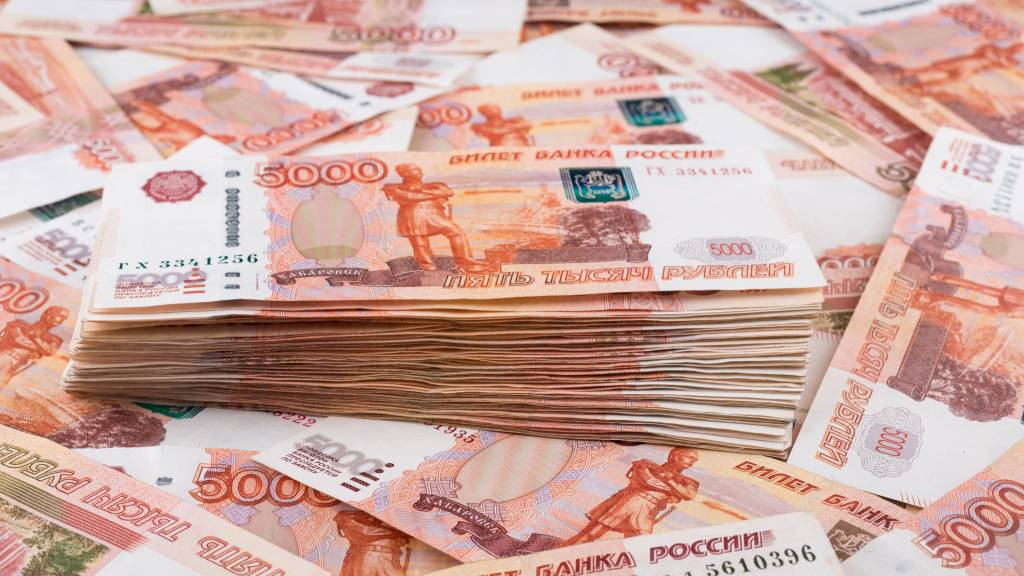 В Алтайском крае в 1,5 раз выросла зарплата сотрудников предприятий по производству одежды Фото №1