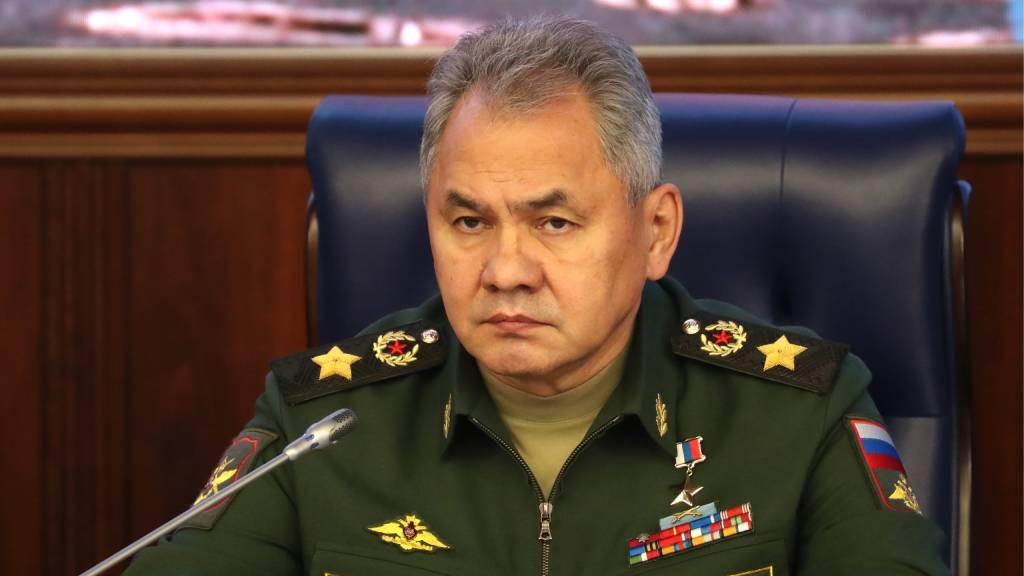 Сергей Шойгу поздравил алтайский полк с присвоением почетного звания Фото №1