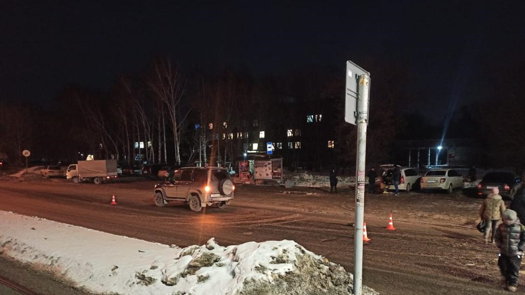 В Барнауле автомобиль сбил на пешеходном переходе пожилых супругов Фото №1
