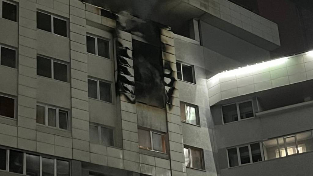 В центре Барнаула произошел пожар в многоэтажном доме Фото №2