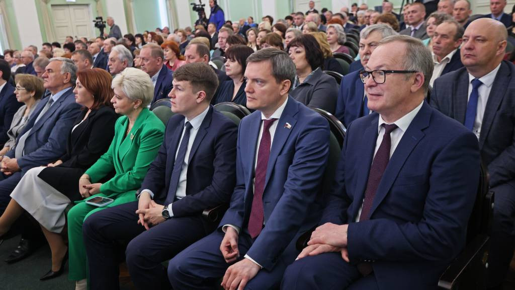 В Барнауле наградили лучших муниципальных служащих Фото №3