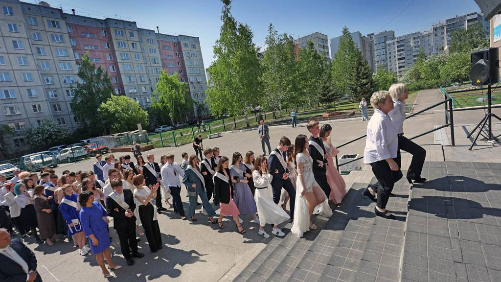 Когда в школах Алтайского края пройдут последние звонки Фото №1