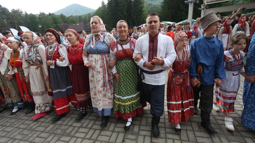 На Бирюзовой Катуни отмечают День независимости России Фото №1