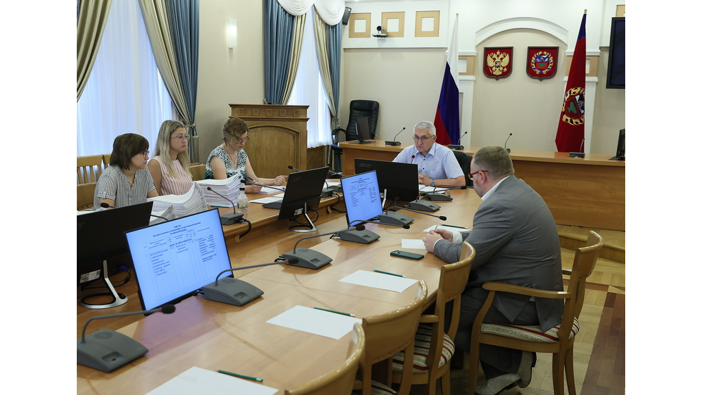 В Алтайском крае рассмотрели рекордное число кандидатов на награждение Фото №1