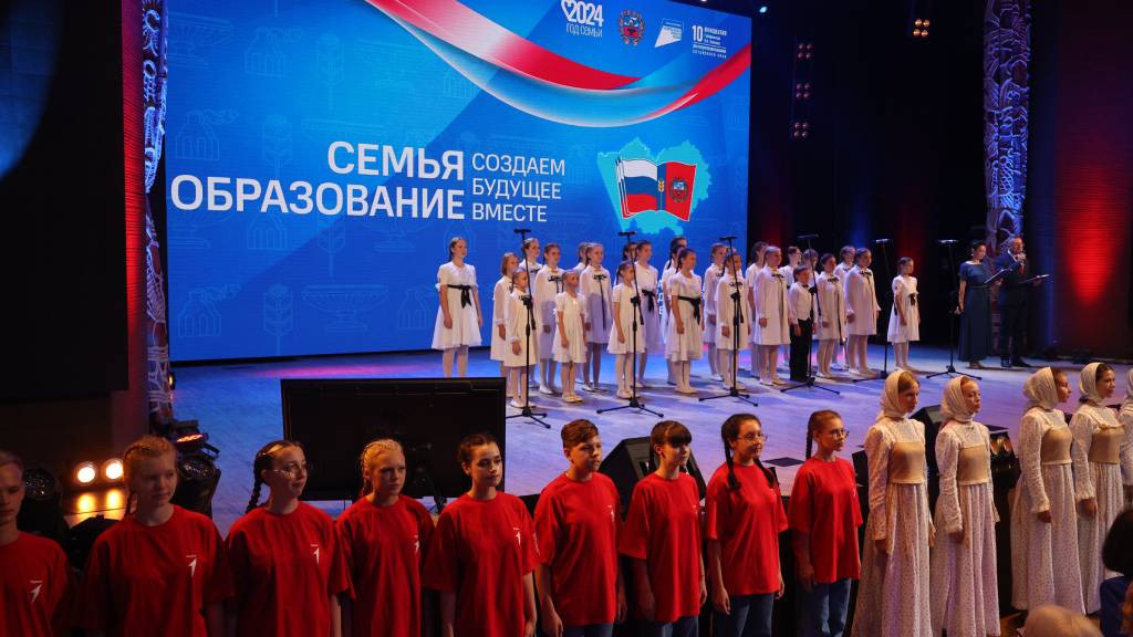 В Алтайском крае повысят зарплату учителям и освободят их от переаттестации Фото №3