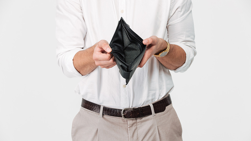 https://www.freepik.com/free-photo/close-up-portrait-man-showing-empty-wallet_8077263.htm#fromView=search&page=1&position=41&uuid=840ce229-955b-4a67-a14e-9fa694bd4a31