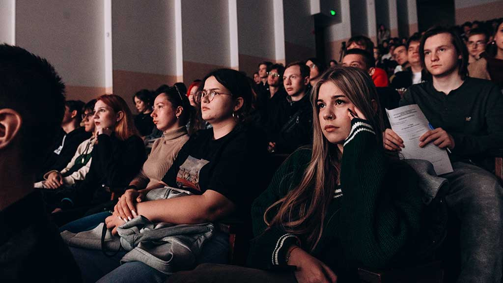 В Барнауле прошла премьера документального фильма «Вторая мировая. Ложь западных стран» Фото №2